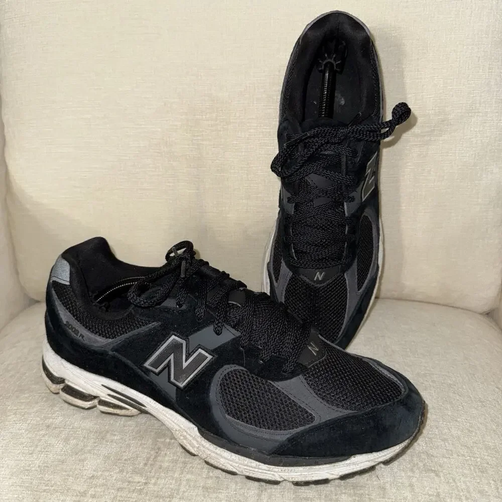 Mens New Balance 2002R Black Gunmetal Sneakers Athletic Shoes Size 11.5 EUC